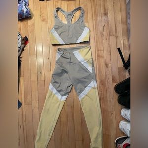 Old navy set . Top is medium and bottom is small. Yellow, grey and white
